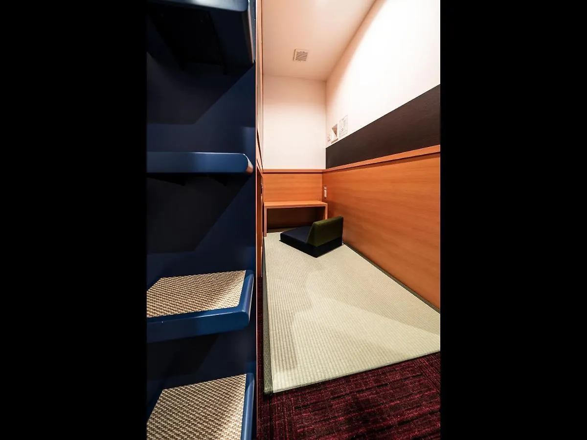 Capsule Plus Yokohama Sauna & Capsule Capsule hotel Yokohama (Kanagawa)